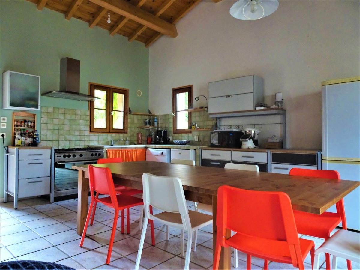 Villa Magnifique En Pierres 6 Personnes - Piscine Et Cheminée - *